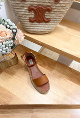 ROCKSTUD FLATFORM SANDAL IN CHOCOLATE BROWN CALFSKIN