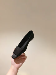 BALLERINA FLATS IN BLACK SATIN