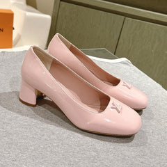 SWING HIGH PUMP 55 MM IN PALE PINK PATENT CALFSKIN