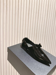 CC FLATS 25S IN BLACK PATENT LEATHER