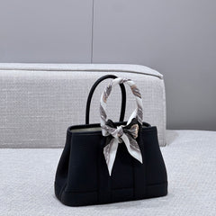 GARDEN PARTY 23CM IN BLACK CALFSKIN