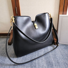 MEDIUM CAMILLE 16 SOFT BAG 36 BLACK IN SMOOTH CALFSKIN