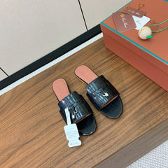 LP OSTRICH-EMBOSSED FLAT SANDALS 25S IN BLACK LAMBSKIN