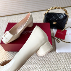 U LOOK BALLERINAS IN WHITE GLOSSY CALFSKIN