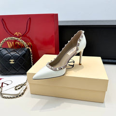 VLTN ROCKSTUD HEELS 25S 85 MM IN WHITE GLOSSY LEATHER