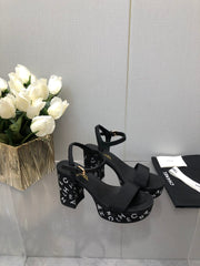 BLOCK HEEL WITH CRYSTAL 9 CM SANDAL IN BLACK FABRIC