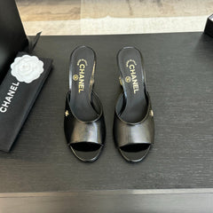 T-STRAP PEARL HEEL 85 MM SANDALS IN BLACK LAMBSKIN MULE