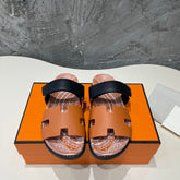 CHYPRE SANDAL CARAMEL CALFSKIN UNIQUE