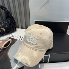 BASEBALL HAT IN SMOOTH BEIGE JEAN 672994