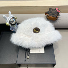 BUCKET HAT IN WHITE FOX FUR 404750