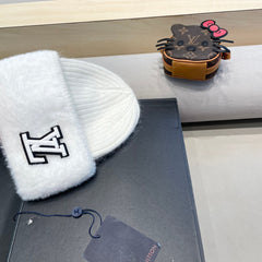 KNITTED BEANIE HAT IN WHITE WOOL AND RABBIT FUR 413354