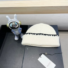 BEANIE HAT IN WHITE WOOL 416412