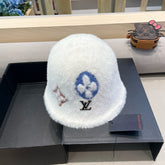 BUCKET HAT IN WHITE RABBIT FUR 421262