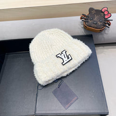 KNITTED BEANIE HAT IN WHITE WOOL 421265