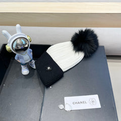 BEANIE HAT IN BLACK MIX WHITE WOOL 421053