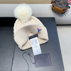 KNITTED BEANIE HAT IN BEIGE WOOL 426214