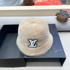 BUCKET HAT IN COSMIC LATTE BEIGE RABBIT FUR 426227