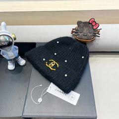 BEANIE HAT IN BLACK WOOL 430082