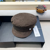 NEWSBOY CAP IN WALNUT BROWN SUEDE 429939