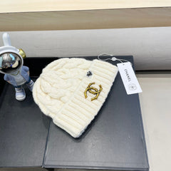 BEANIE HAT IN WHITE WOOL 431705