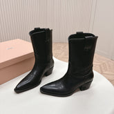 POINTED TOE BOOTS IN BLACK CALFSKIN