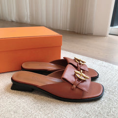 ISLE SANDAL CARAMEL CALFSKIN