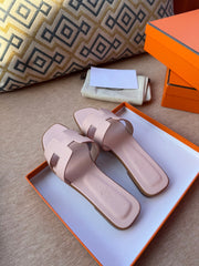 0RAN SANDALS IN PASTEL PINK CALFSKIN