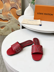 FLAT SLIDE IN RUBY RED LAMBSKIN WITH RHINSTONES