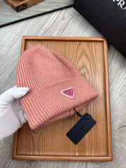 BEANIE HAT IN ROSE PINK WOOL 332401