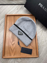 BEANIE HAT IN DOVE GRAY WOOL 349650