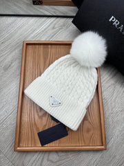 BEANIE HAT IN WHITE WOOL 352376