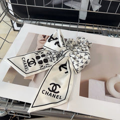 WHITE WRINKLED SILK SCRUNCHIE 432868