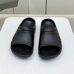 POOL CROCS IN BLACK RUBBER