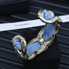 CC 25P IN DENIM-THREADED WIDE CHAIN GOLD METAL BRACELET