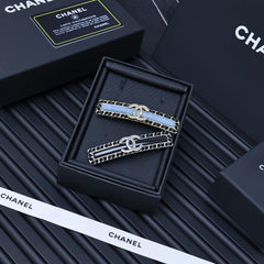 CHANEL 25P LEATHER-THREADED HAIR CLIP