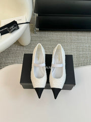 CC MARY JANE IN WHITE TWEED AND BLACK SATIN
