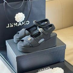 CC CLASSIC WEDGE SANDALS IN BLACK FABRIC