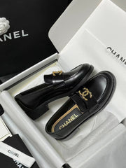CC LOAFER BLACK CALFSKIN WITH META LOGO