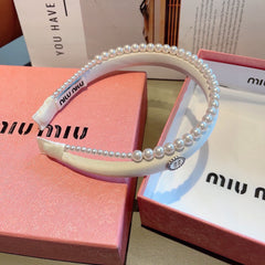 HAIR BAND IN WHITE COTTON ATTACHED PEARL CHAIN 418900