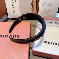 THICK HEADBAND ATTACHED PEARL IN BLACK SILK 429311