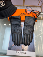 GLOVES IN BLACK LAMBSKIN 463840