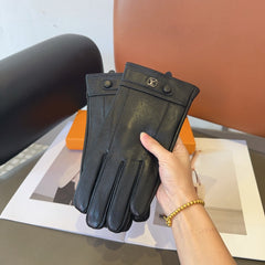 LV GLOVES IN BLACK LAMBSKIN 462318