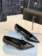 KITTEN HEEL PUMPS IN BLACK CALFSKIN