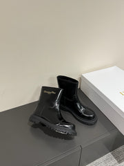 D-TOWN ANKLE BOOTS IN BLACK PATENT CALFSKIN