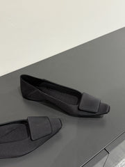 BALLERINA FLATS IN BLACK SATIN