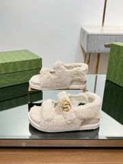 DAD SANDALS IN WHITE FLEECE WITH GOLD HARDWARE