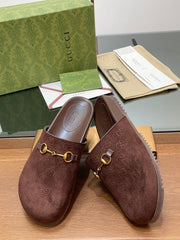 GG HORSEBIT MULE IN CHOCOLATE BROWN EMBOSSED SUEDE AND SHEEPSKIN LINING