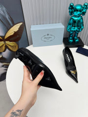 HIGH-HEEL PUMPS IN BLACK CALFSKIN