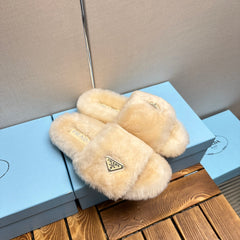 THICK-SOLED FUR SLIDES TUSCAN BEIGE WITH TRIANGLE LOGO
