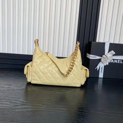 QUILTED HOBO CARGO BAG 31 IN LIGHT YELLOW CALFSKIN GOLD CHAIN